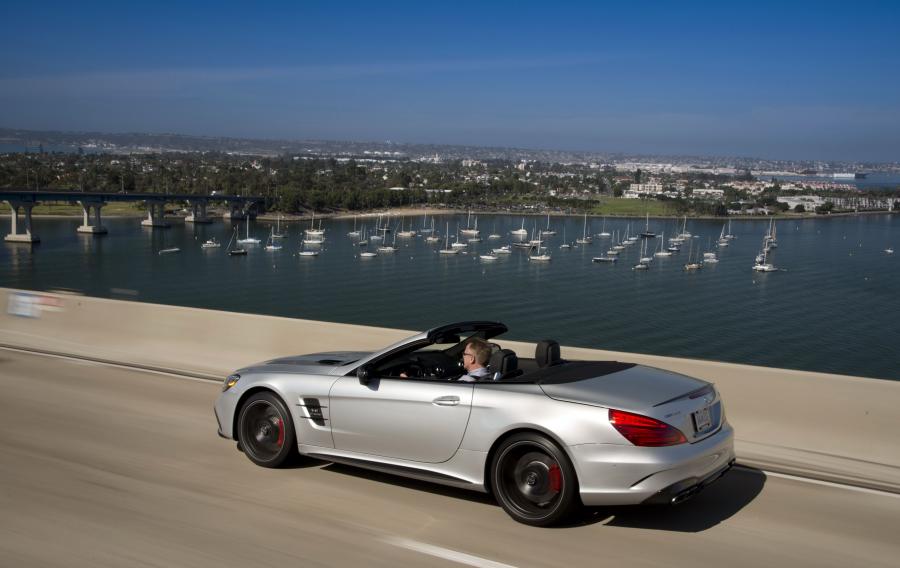  Mercedes-AMG SL63 2016 года  (US) (фото 4 из 15)